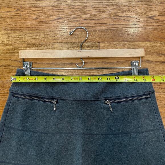Athleta Strata Ponte Skirt Sz S Gray Knit Stretch Active Stretch Pockets EUC - Picture 7 of 10